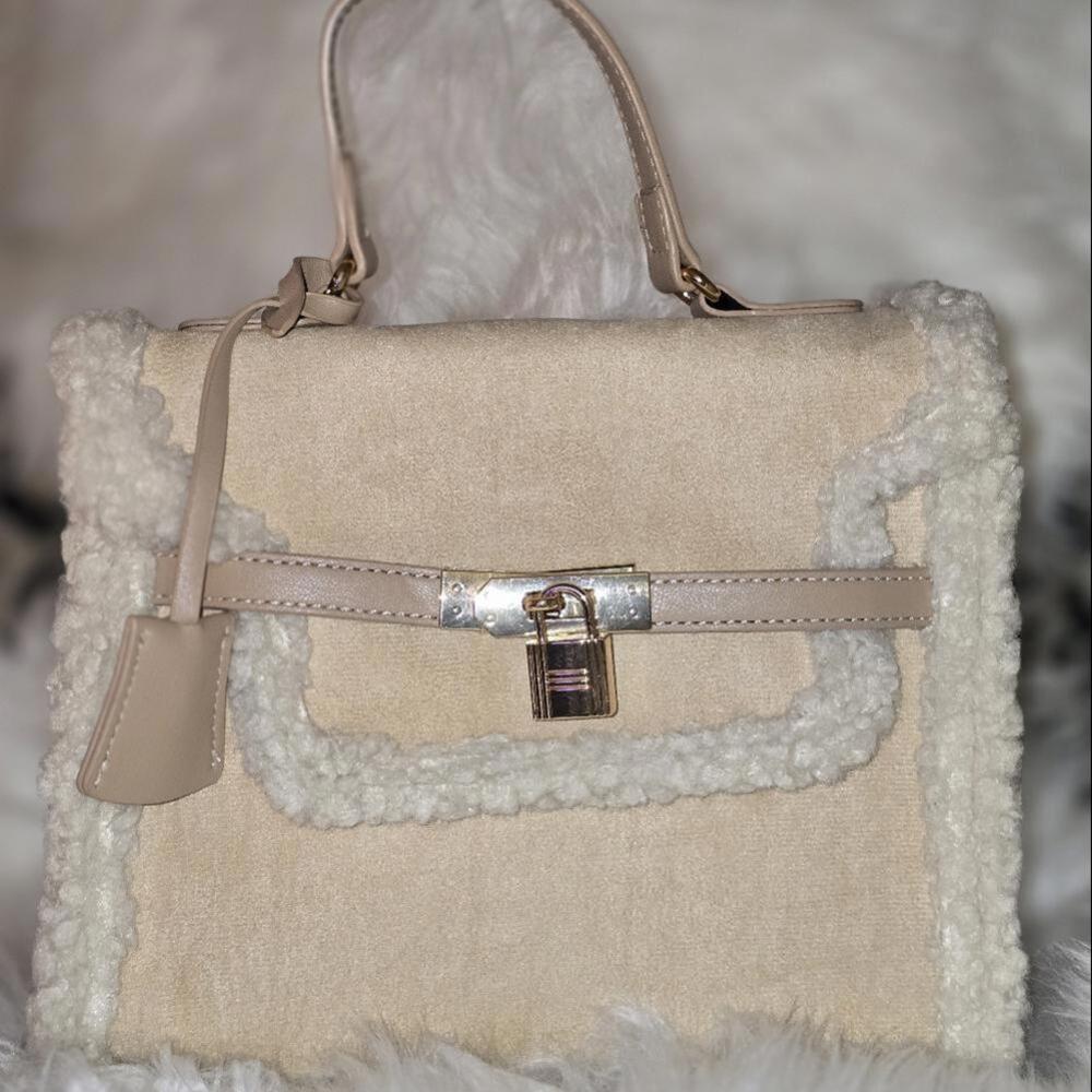 Badgley Mischka - Picture 1 of 2